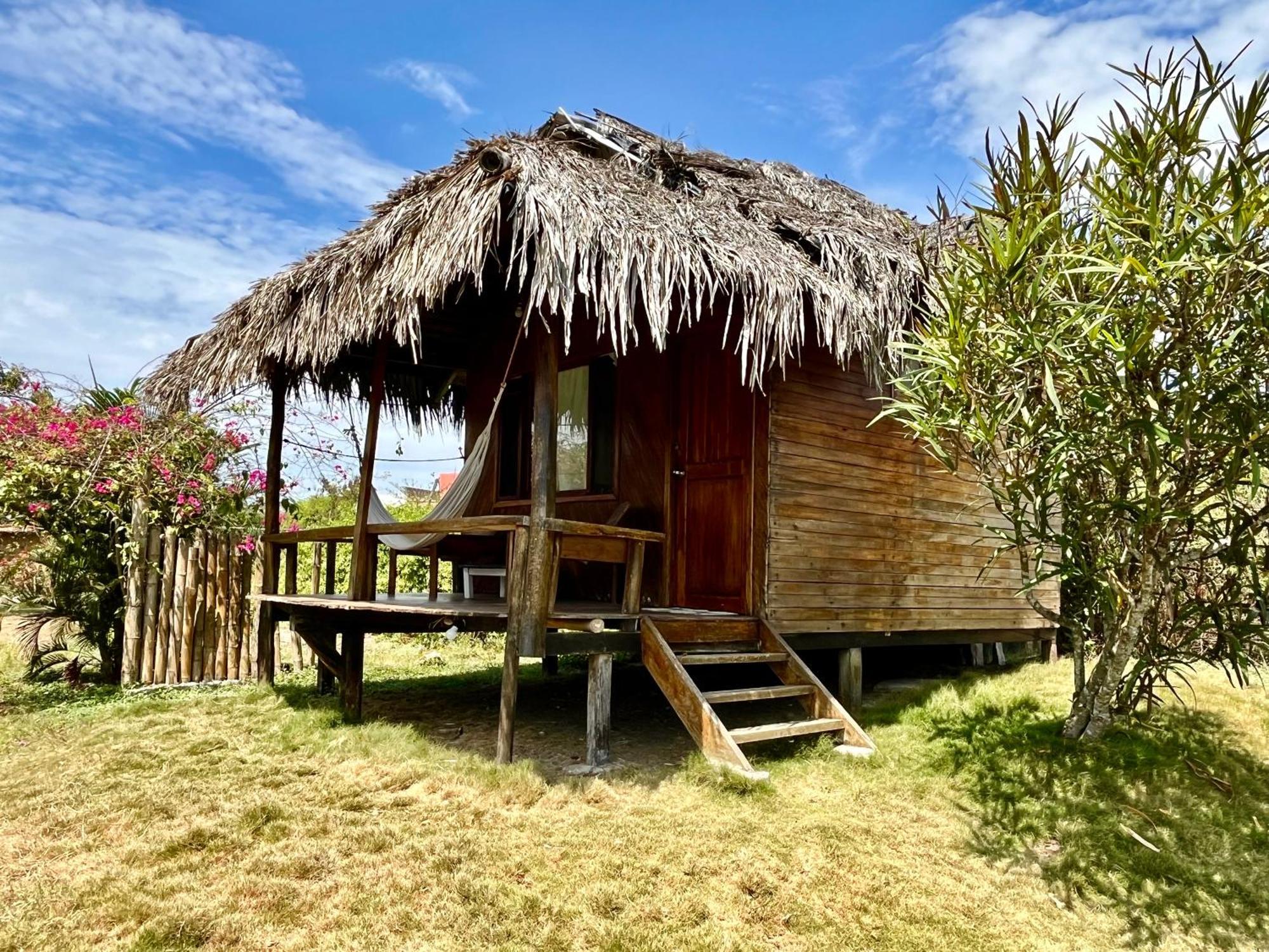 Kamala Surf & Backpacker Hostel Montanita Exterior photo