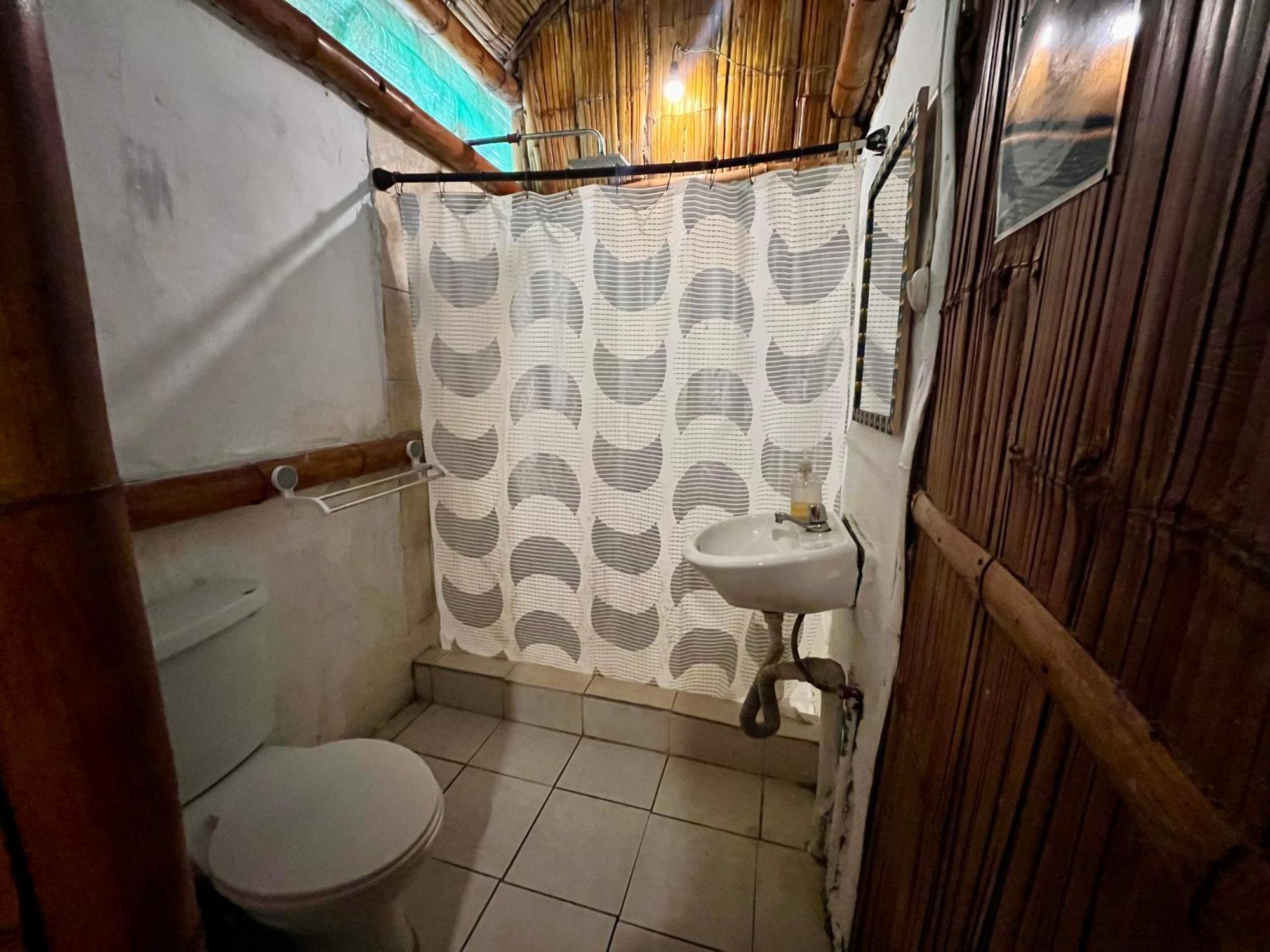 Kamala Surf & Backpacker Hostel Montanita Exterior photo